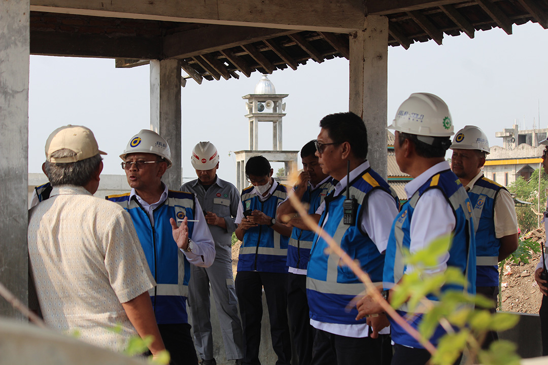 Dewan Komisaris melakukan diskusi dengan perwakilan masyarakat