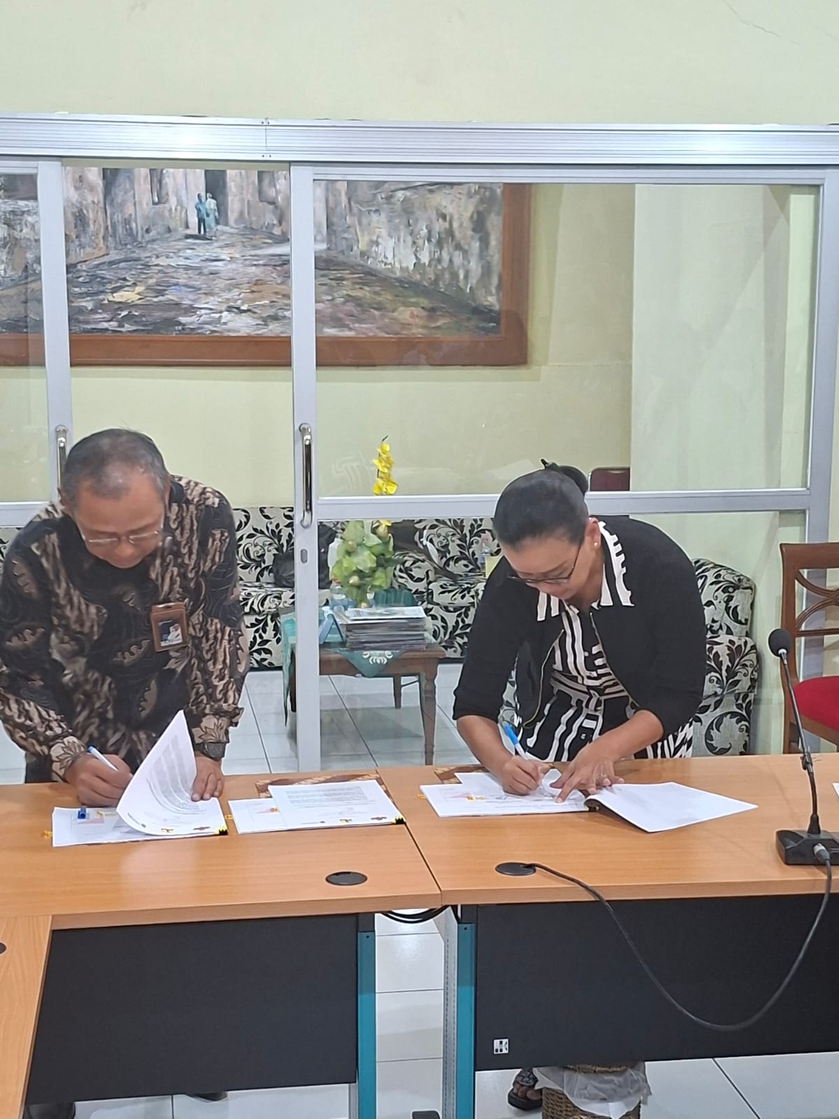 Penanda-tanganan Perjanjian  kerjasama (PKS) anatara Penyelenggara Jalan Tol Solo-Yogyakarta-NYIA Kulon Progo oleh Direktur Teknik PT Jasamarga Jogja Solo dan GKR Mangkubumi selaku Penghageng KH Panitrapura, Karaton Ngayogyakarta Hadiningrat sekaligus sebagi wakil para pihak yang menda tangani Perjanjian ini.