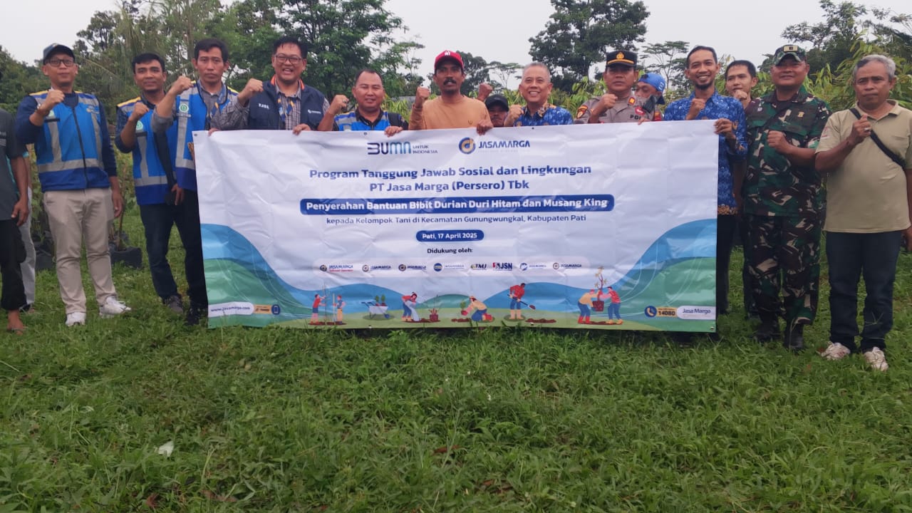 PT Jasamarga Jogja Solo Anak Usaha PT Jasa Marga Group hadir ikut serta dalam kegiatan bakti sosial Penghijauan Pertanian bekerja sama dengan Bupati Pati Jawa Tengah